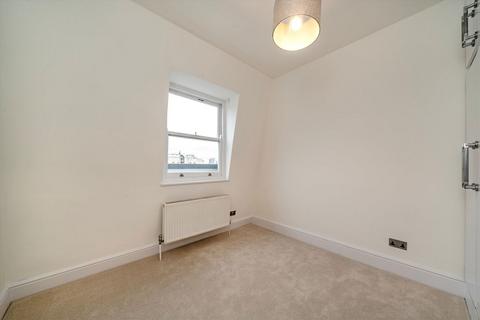 3 bedroom flat to rent, Claverton Street, London SW1V