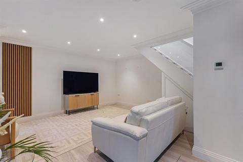 undefined, Prince Albert Drive, Ascot