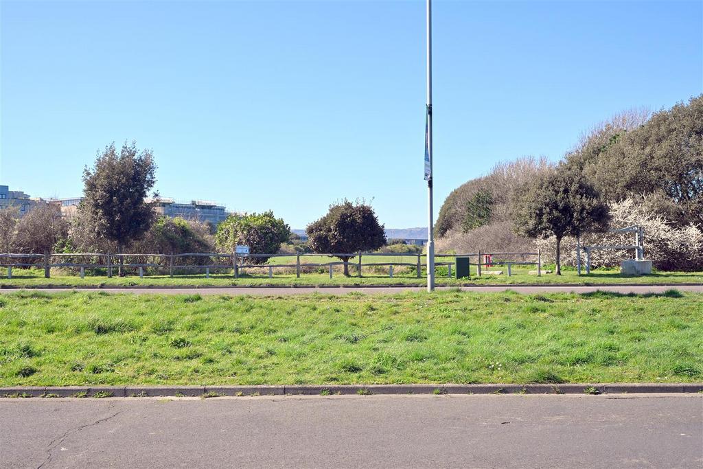 Outlook to Front