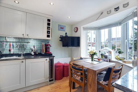 4 bedroom semi-detached house for sale, Shearwater Drive, Rugby, CV23