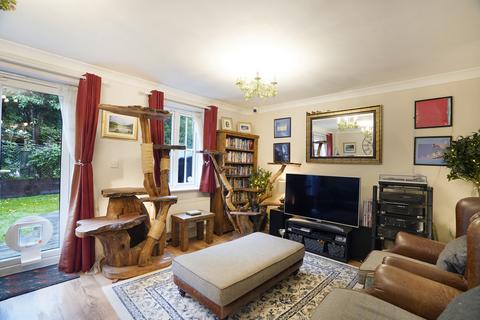 4 bedroom semi-detached house for sale, Shearwater Drive, Rugby, CV23