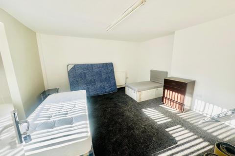 6 bedroom terraced house to rent, Newcastle upon Tyne NE4