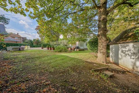 undefined, Oakwood Close, Chislehurst, Kent, BR7