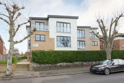 Beach Avenue, Birchington, CT7