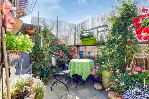 3 bedroom maisonette for sale, Reginald Road, Deptford, London, SE8