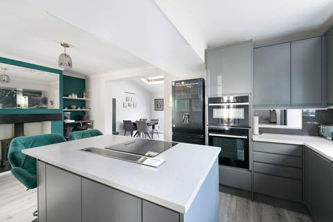 3 bedroom semi-detached house to rent, Ruden Way, Epsom