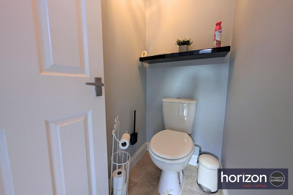 Cloakroom/Wc