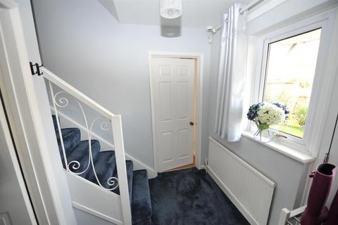 4 bedroom detached house for sale, Evesham Grove, Idle