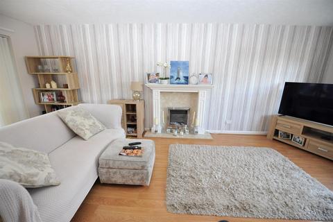 4 bedroom detached house for sale, Evesham Grove, Idle