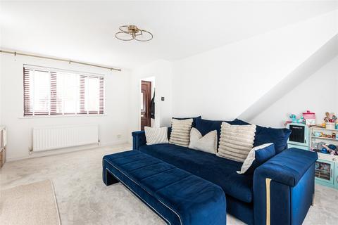 undefined, Fontwell Drive, Bletchley, Milton Keynes, Buckinghamshire, MK3