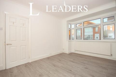 3 bedroom semi-detached house to rent, Trinity Walk, CV11