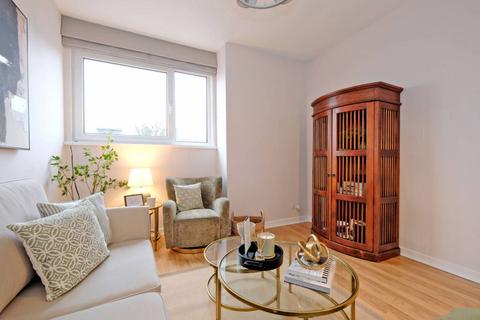 3 bedroom flat for sale, Top Floor 46 Esslemont Avenue, Rosemount, Aberdeen, AB25 1SQ