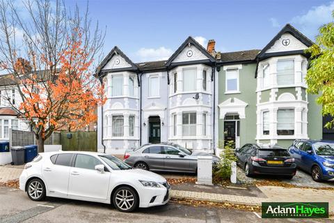2 bedroom maisonette for sale, Grove Road, London N12
