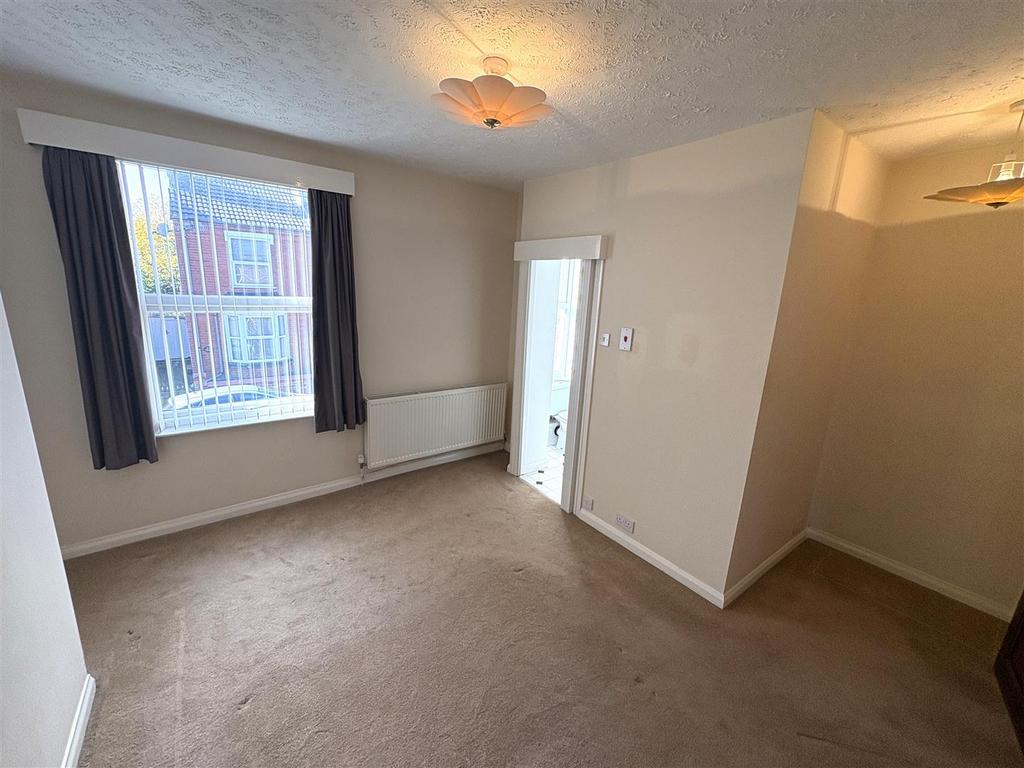 Bedroom 4.JPG