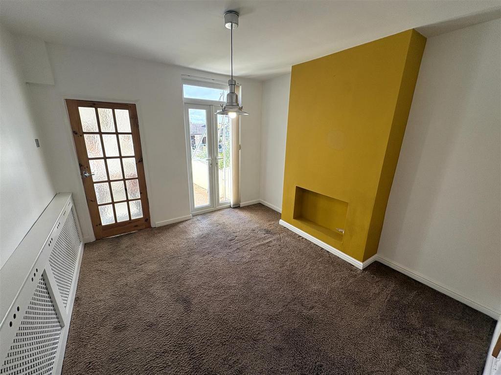 Living room 1.JPG