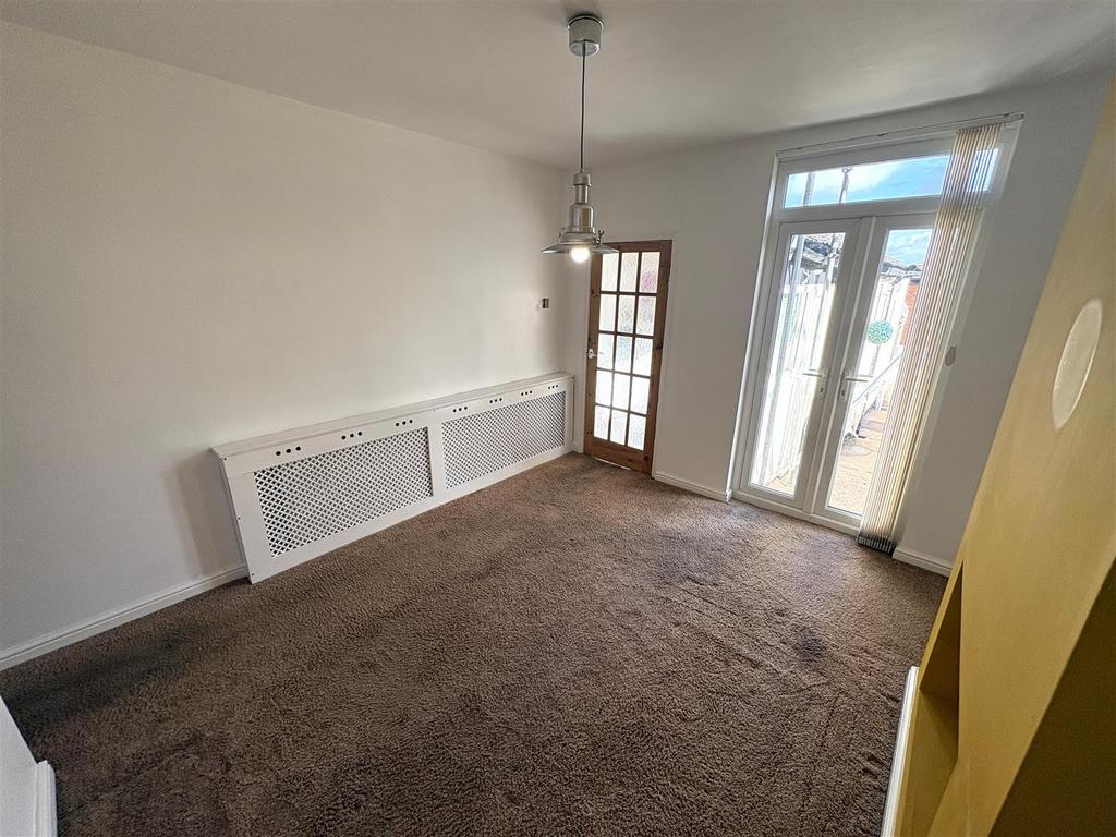 Living room 2.JPG