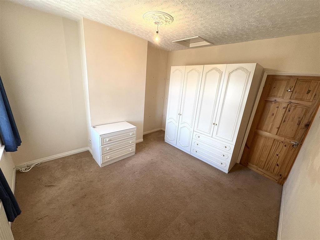 Bedroom 2.JPG