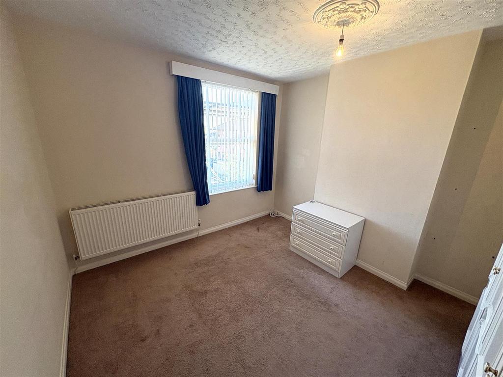 Bedroom 1.JPG