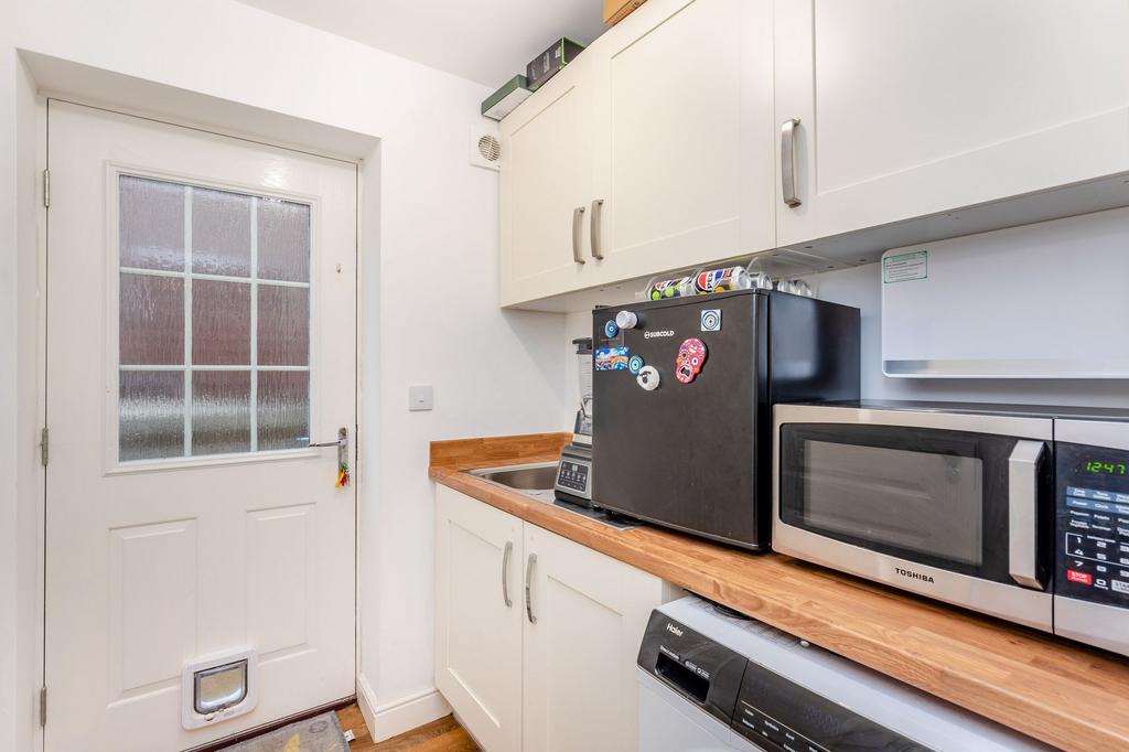 Kitchen/ Utility