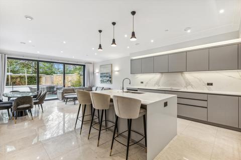 6 bedroom detached house to rent, Stevenage Road, London, SW6