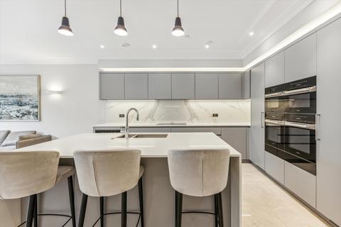 6 bedroom detached house to rent, Stevenage Road, London, SW6