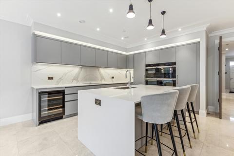 6 bedroom detached house to rent, Stevenage Road, London, SW6