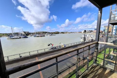 undefined, Pier Road, Littlehampton