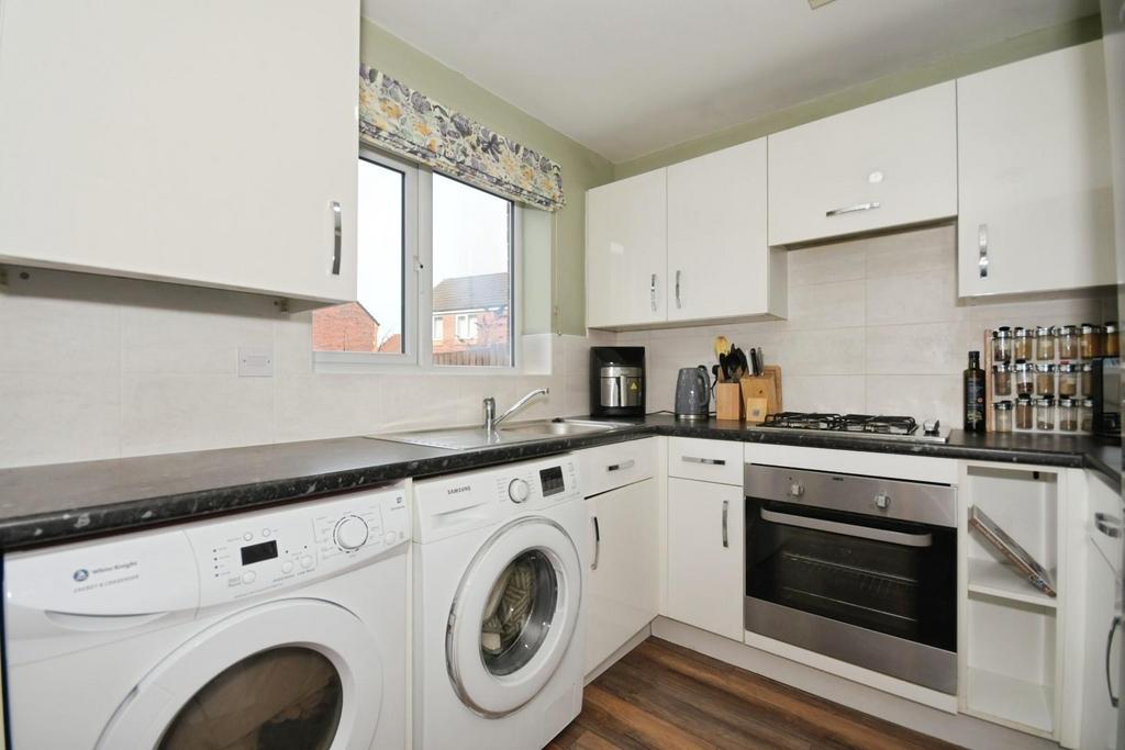 KITCHEN 02.jpg