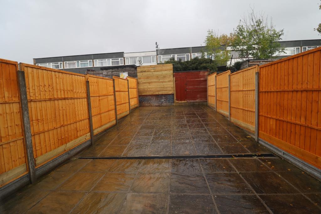 9 Tarbet garden