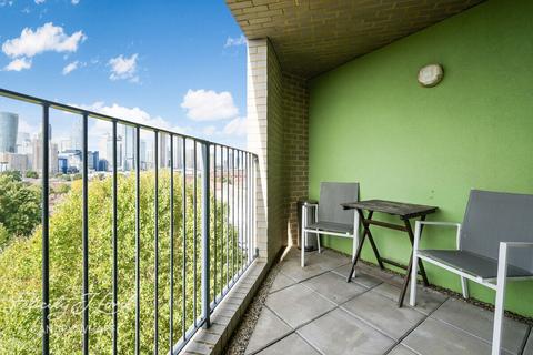 2 bedroom apartment for sale, Triangle Apartments, Isle of Dogs, London E14