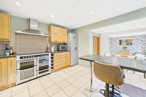 4 bedroom semi-detached bungalow for sale, West Close, Costessey, Norwich