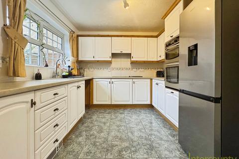 4 bedroom detached house to rent, The Hedgerows, Herts CM23