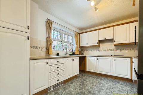 4 bedroom detached house to rent, The Hedgerows, Herts CM23