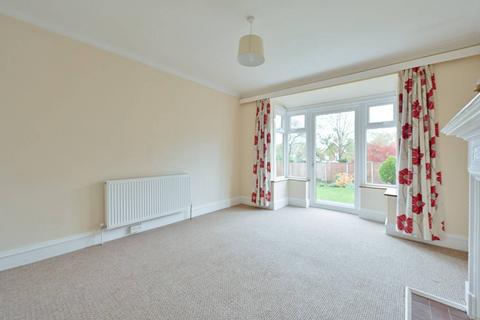 undefined, Bushey Hall Road, Bushey, WD23