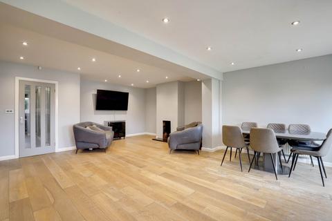 undefined, Woodcote Way, Caversham
