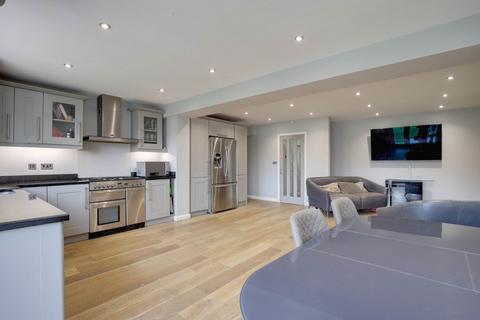 undefined, Woodcote Way, Caversham