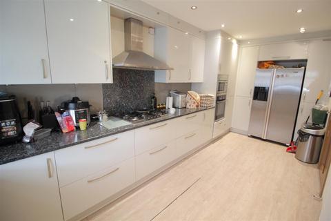 undefined, Queens Way, Hendon
