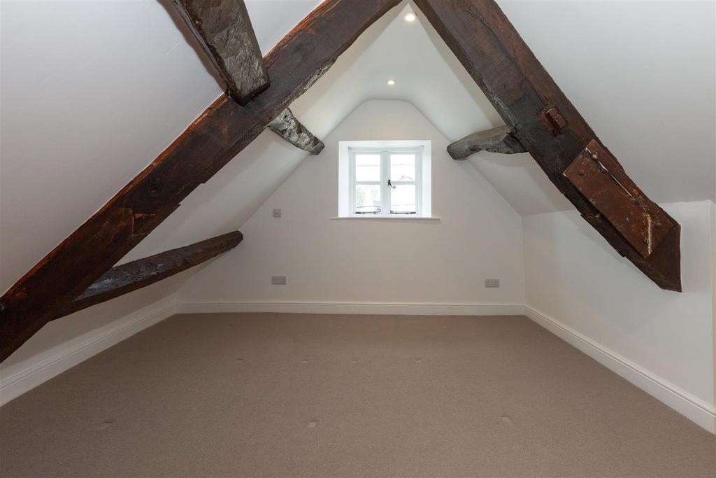 Bedroom 2 3.jpg