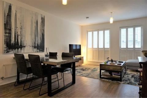 3 bedroom apartment to rent, Wells Street, London, W1T