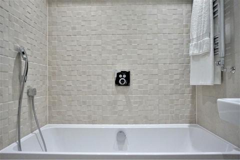 3 bedroom apartment to rent, Wells Street, London, W1T