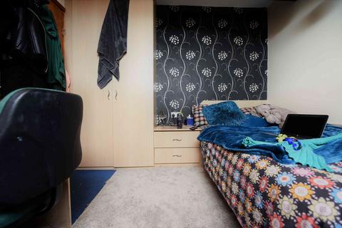 4 bedroom terraced house to rent, Harold Walk, Hyde Park LS6