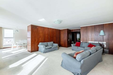 4 bedroom flat for sale, Russell Square, Brighton