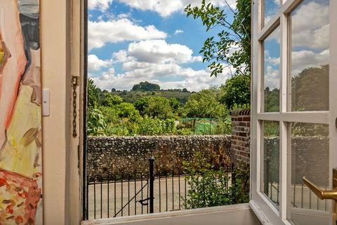 2 bedroom end of terrace house to rent, Back Street, Winchester, SO23