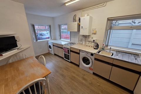 3 bedroom semi-detached house for sale, Gibbon Drive, Lostock Gralam, Northwich, CW9