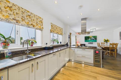 4 bedroom detached house for sale, Wordsworth Avenue, Kirk Ella