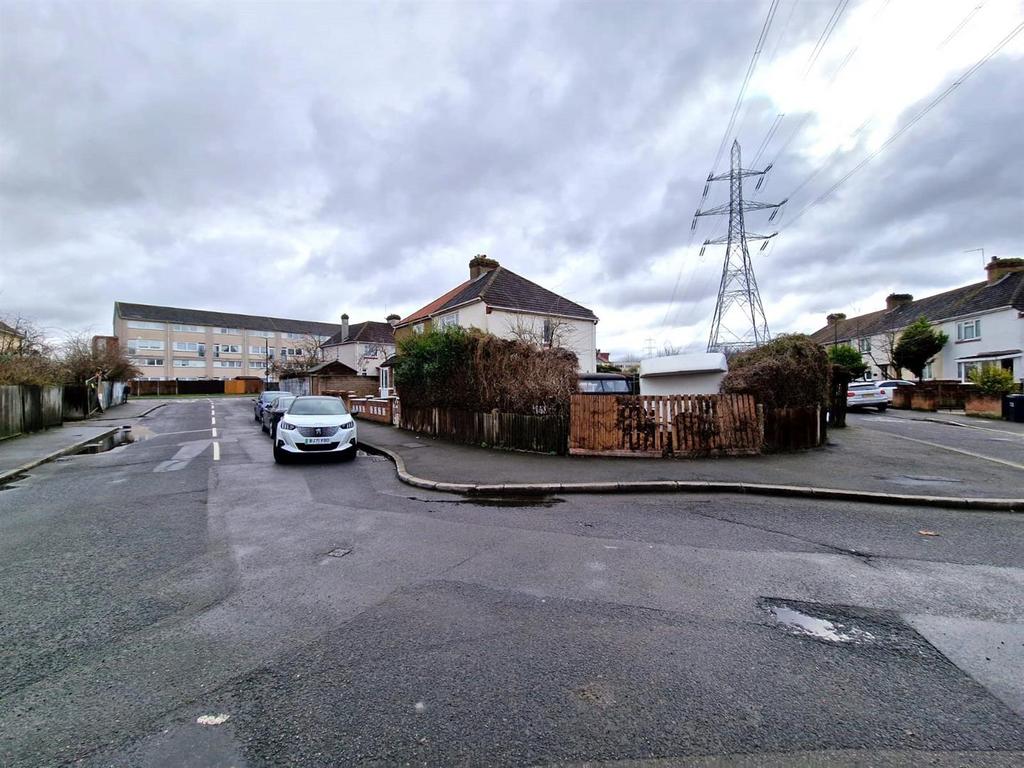 New Close SW19 land for sale  external images  (1)