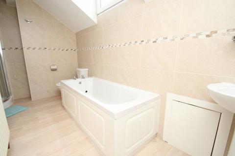3 bedroom house to rent, Spring Grove Walk, Leeds LS6