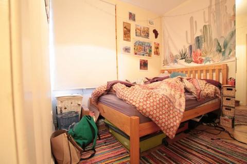 3 bedroom house to rent, Spring Grove Walk, Leeds LS6