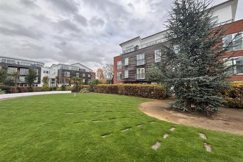 2 bedroom ground floor flat to rent, Romana Square, Timperley