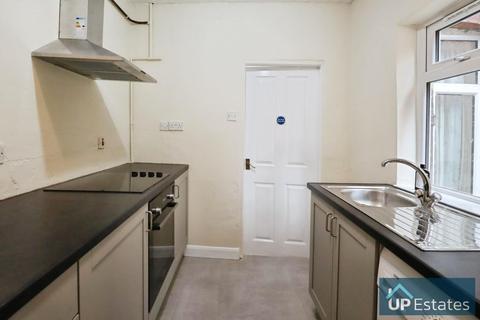 4 bedroom terraced house to rent, Sandy Lane, Coventry